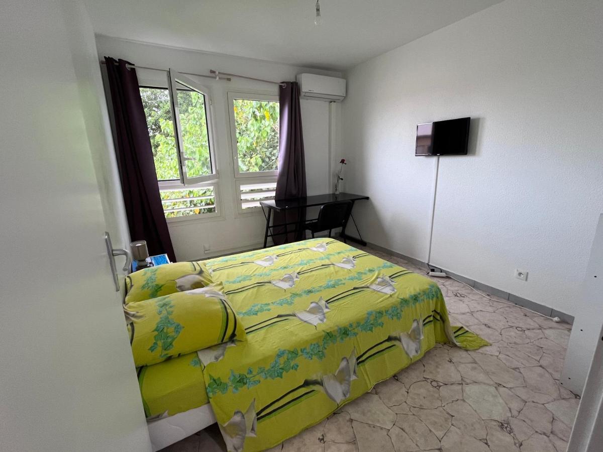 Chambre Chez L'Habitant A 5Mn De L'Aeroport Les Abymes Exteriér fotografie